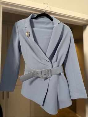 SET vintage Women's Light Blue Belted Blazer Jacket and mini skirt